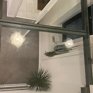 Dealhouse F7- Apartment