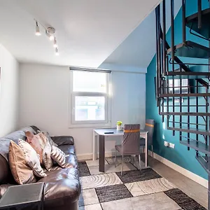 Heart Of Apt10 Apartment